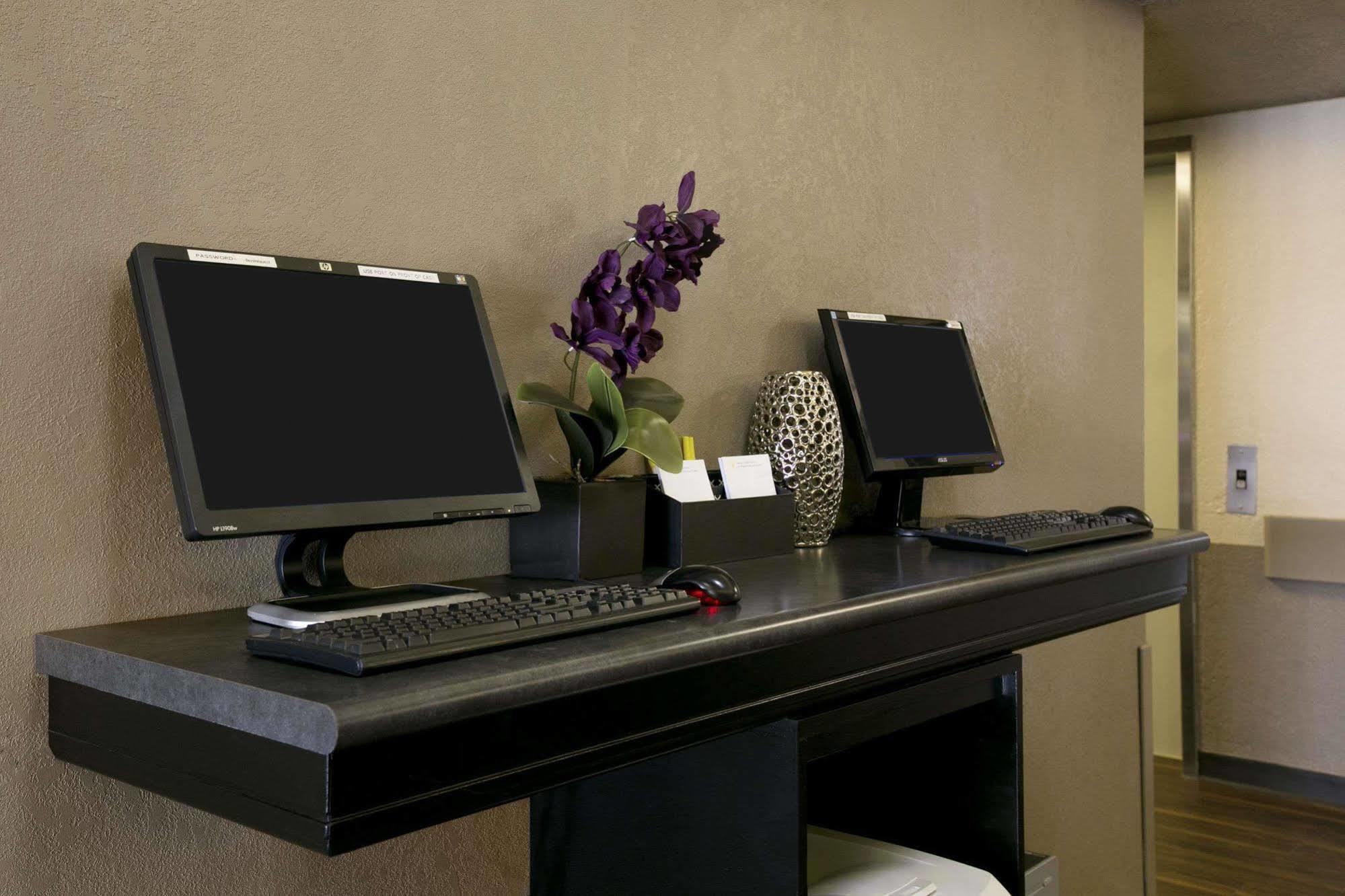 Days Inn By Wyndham Regina Ngoại thất bức ảnh