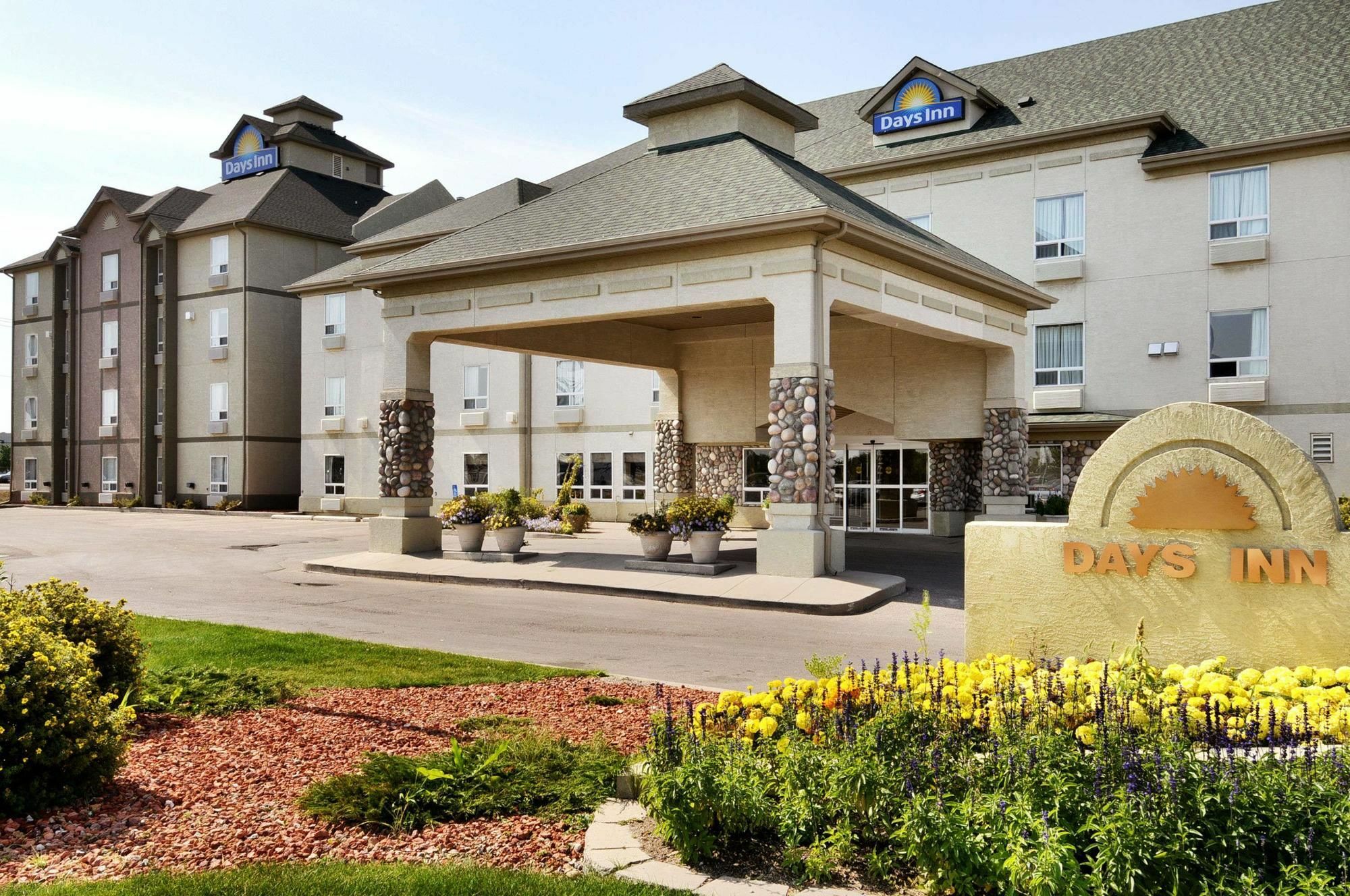 Days Inn By Wyndham Regina Ngoại thất bức ảnh